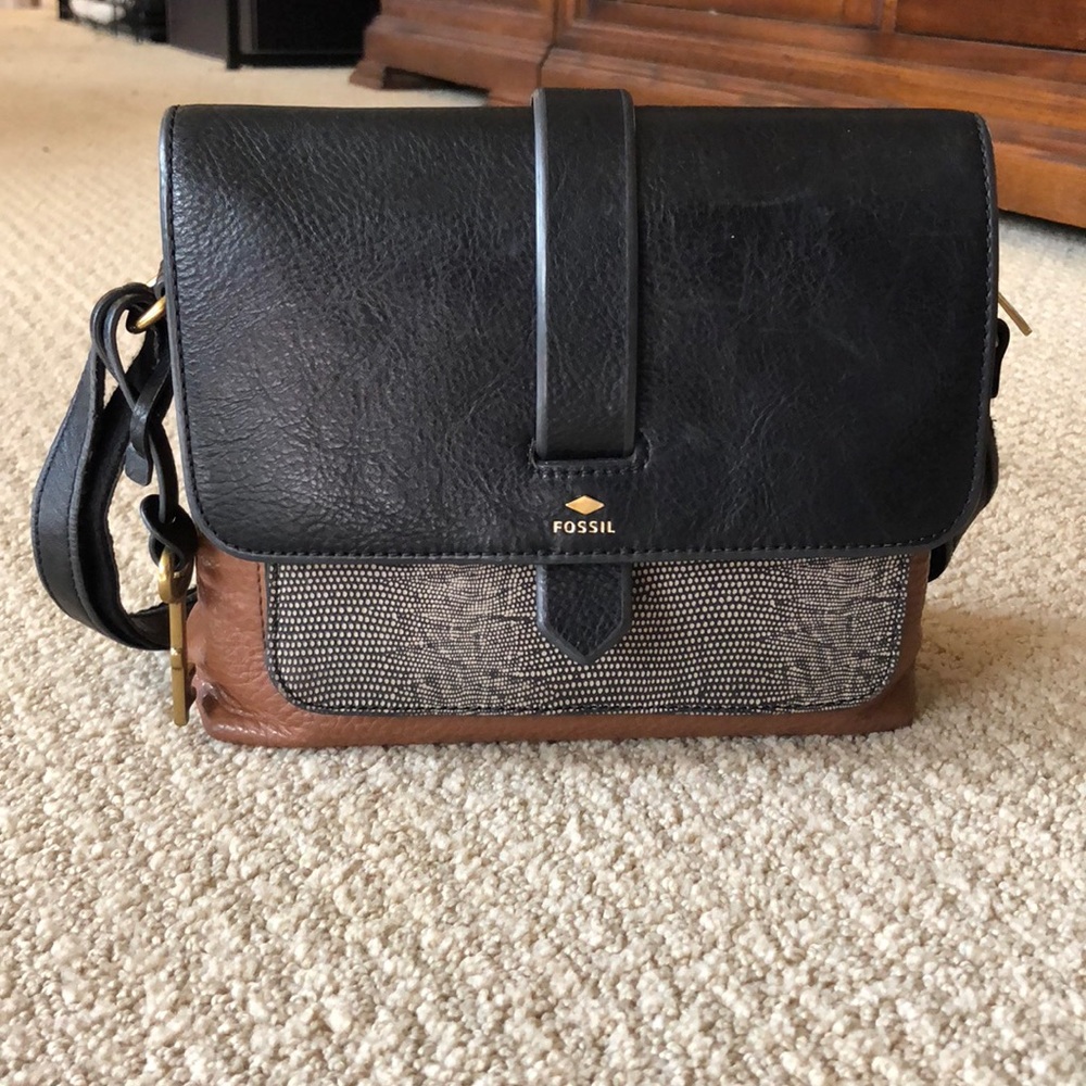 Gently used Fossil purse